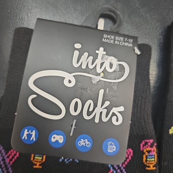 NWT 4 Pairs Men's Into Crew Novelty Socks Beer Pink Flamingos Paradise +++ - Picture 3 of 9